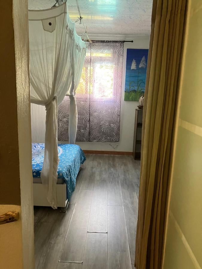 Appartamento Kazamwe Chambre Hotes Petit-Bourg Esterno foto